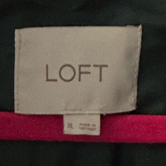 LOFT Dark Green Cropped Puffer Vest - Picture 4 of 5